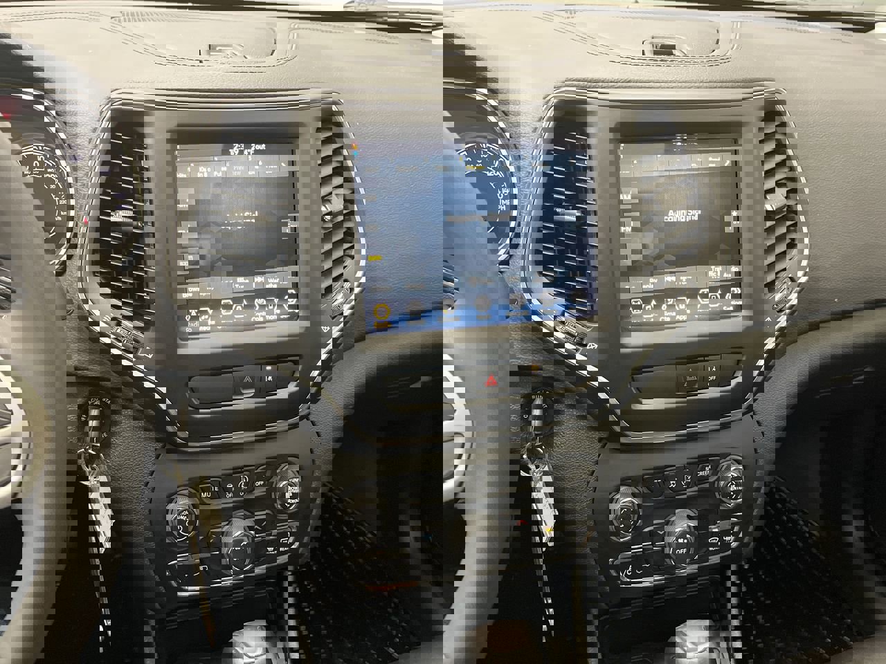 Used 2022 Jeep Cherokee Latitude w/ Sun & Sound Group image 15