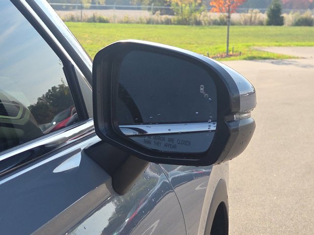 Used 2023 Honda CR-V EX-L image 6