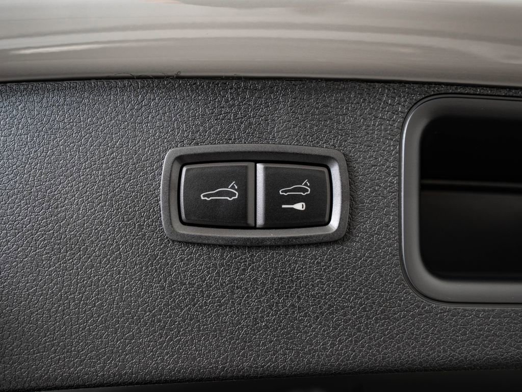 New 2026 Porsche Macan AWD/4WD image 22