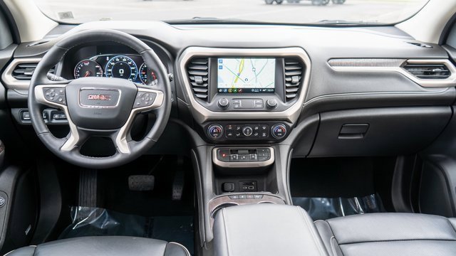 Used 2023 GMC Acadia Denali w/ Black Diamond Edition image 17