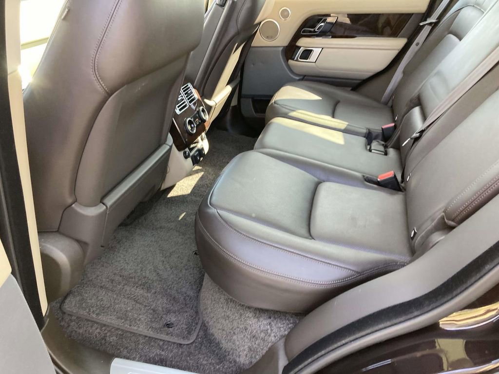 Used 2020 Land Rover Range Rover HSE image 9
