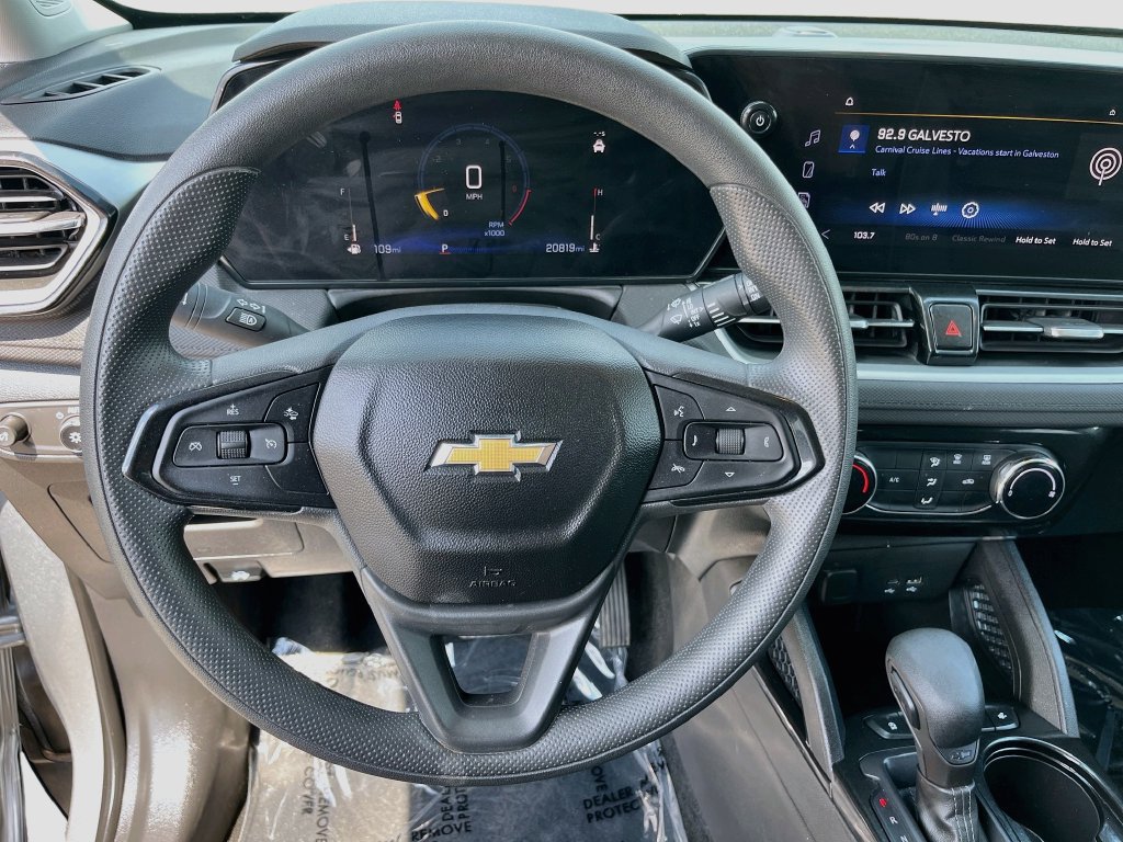Used 2024 Chevrolet TrailBlazer LT w/ Driver Confidence Package FWD image 11