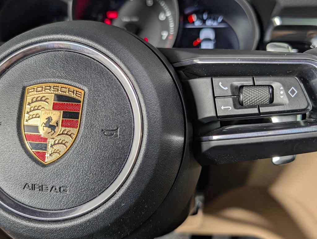 Certified 2023 Porsche Macan AWD/4WD image 37