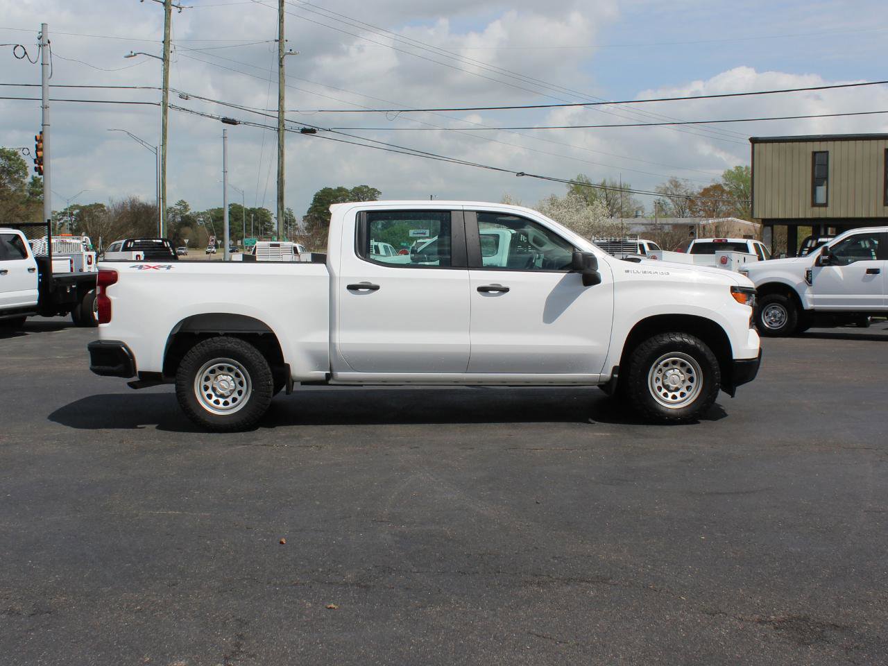 Used 2024 Chevrolet Silverado 1500 W/T w/ Trailering Package image 7
