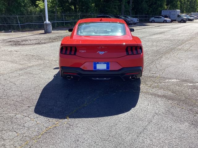 Used 2025 Ford Mustang Coupe RWD image 7