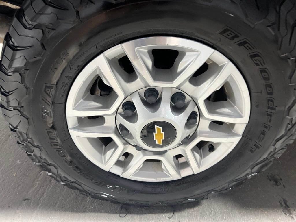 Used 2022 Chevrolet Silverado 2500 LT AWD/4WD image 45