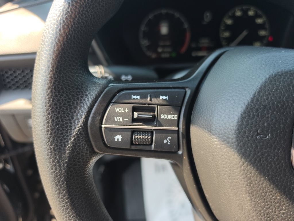 Used 2024 Honda CR-V LX image 17