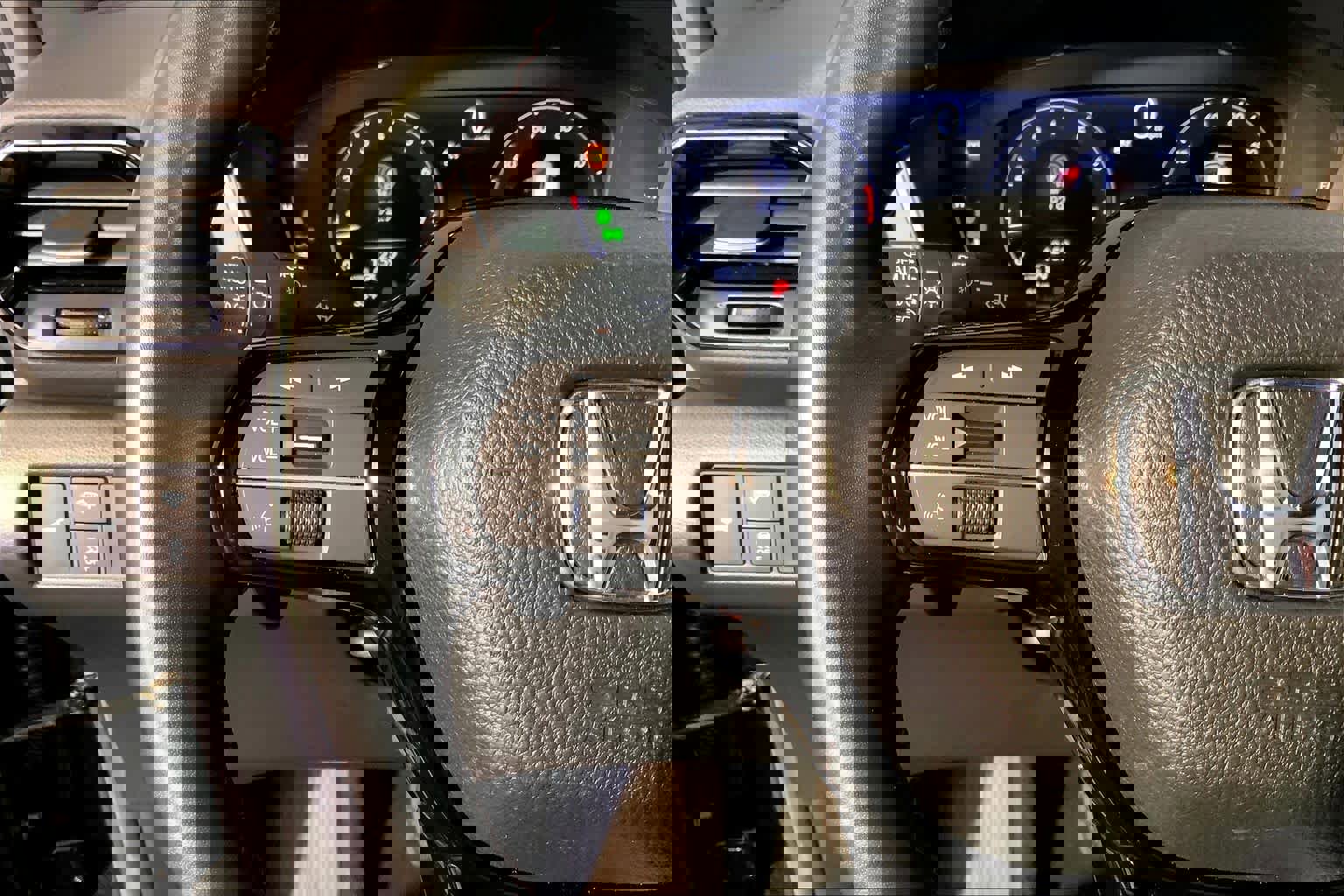 Used 2025 Honda Pilot Black Edition image 27