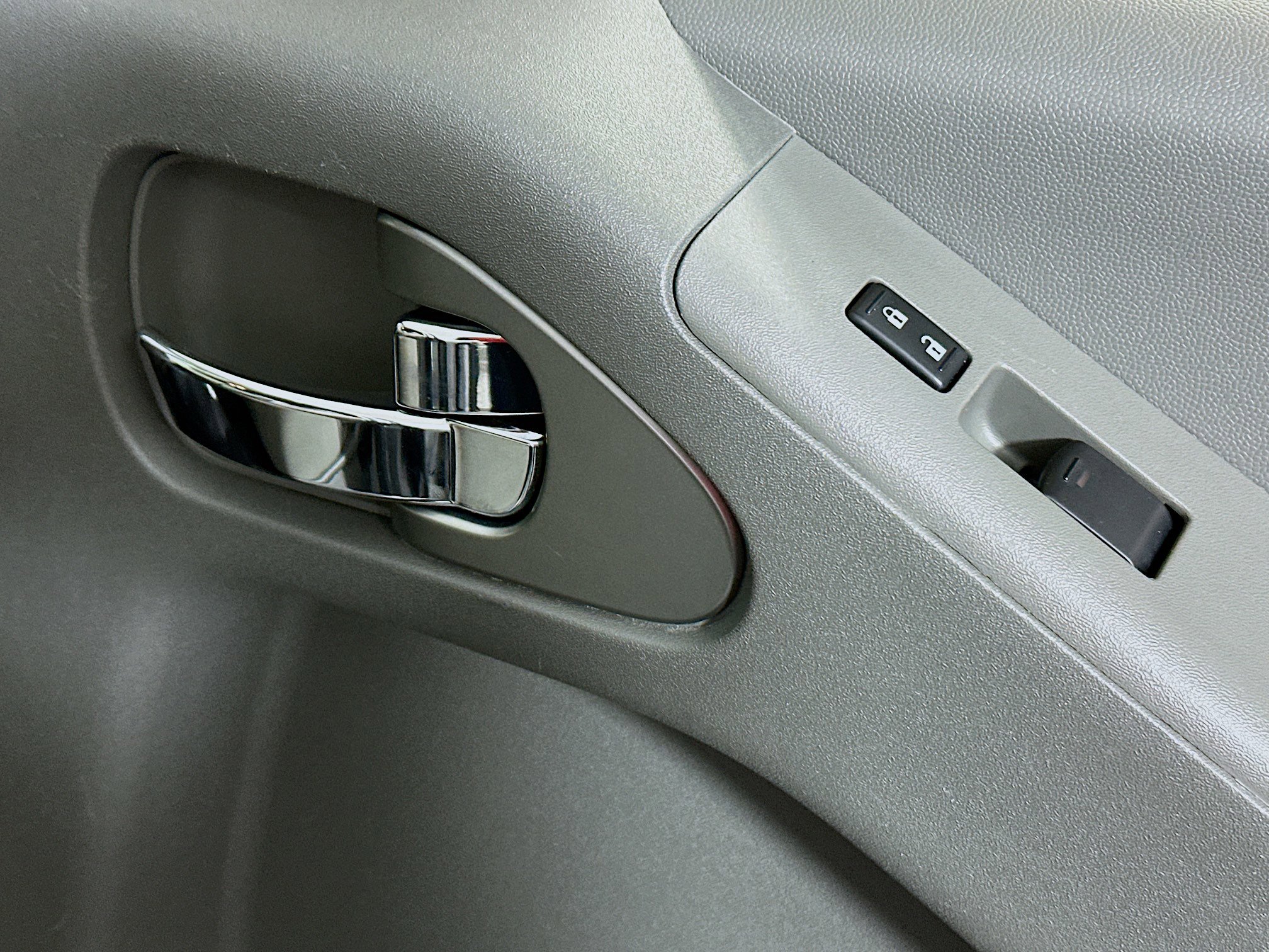 Used 2020 Nissan Frontier SV w/ Midnight Edition Floor Mats image 28