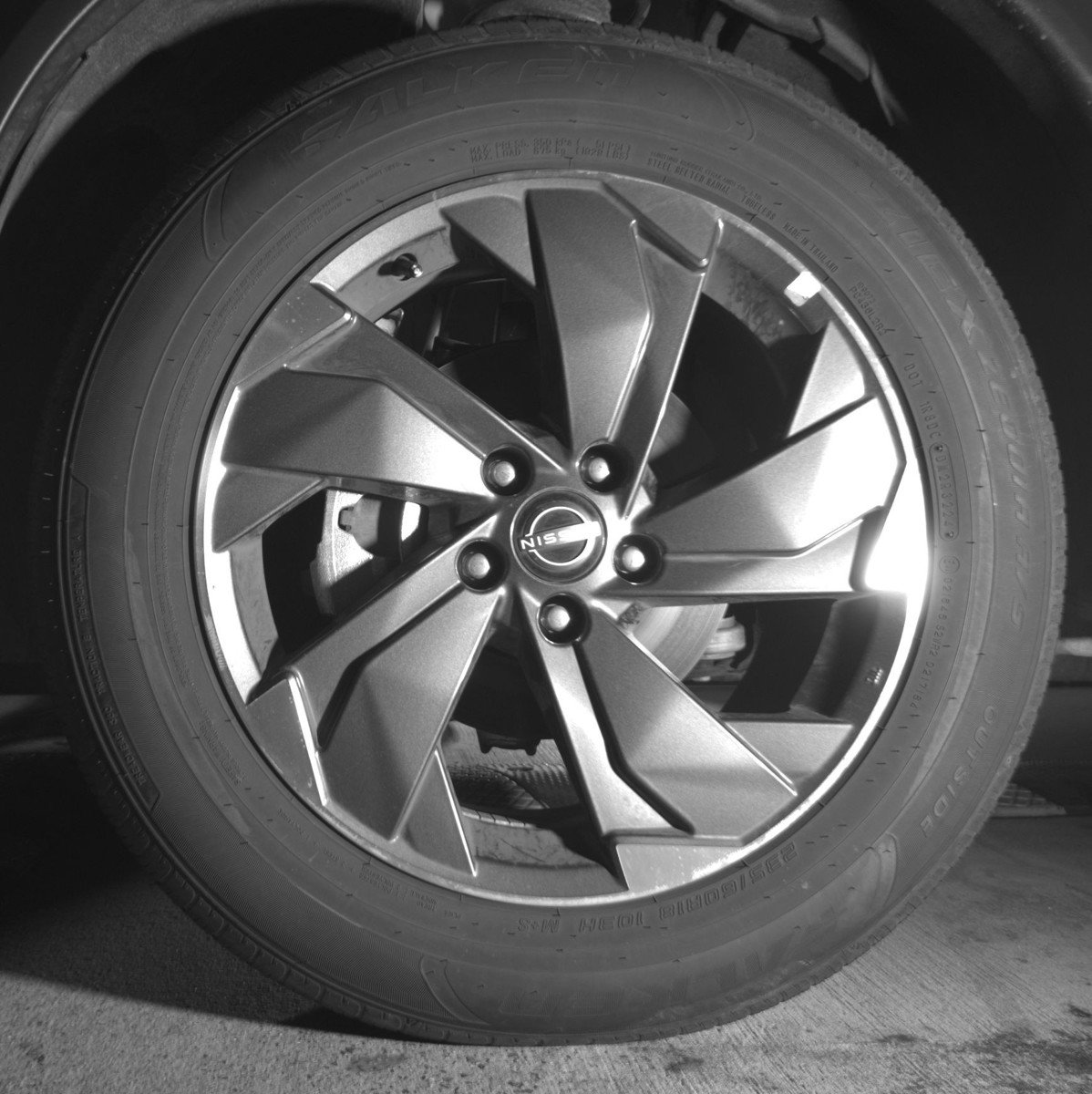 Used 2025 Nissan Rogue SV image 12