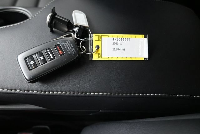 Used 2023 Lexus IS 350 F Sport RWD image 9