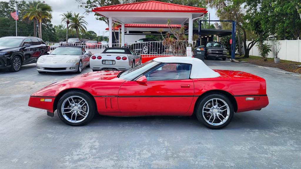 Used 1990 Chevrolet Corvette Convertible RWD image 13