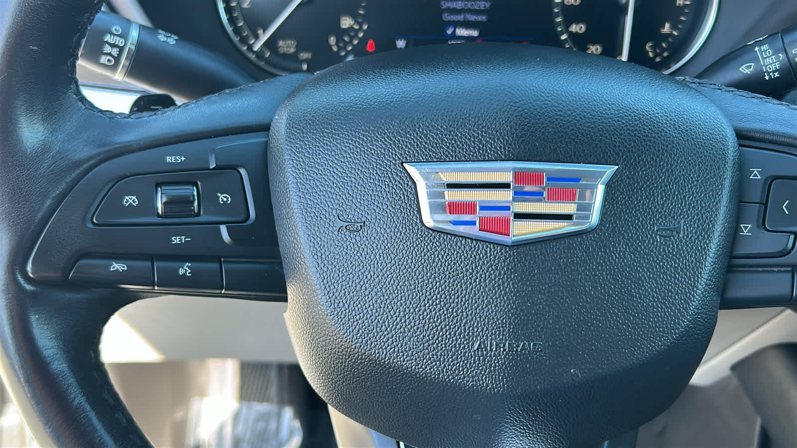 Used 2019 Cadillac XT4 Luxury FWD image 19