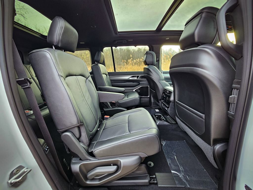 New 2025 Jeep Wagoneer Series III image 52