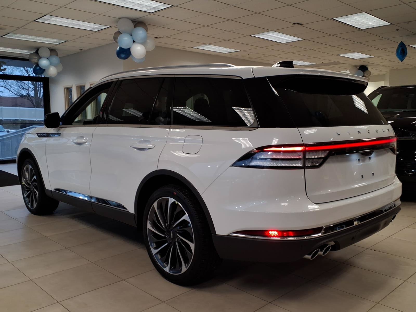 New 2026 Lincoln Aviator Reserve w/ Illumination Package AWD/4WD image 10