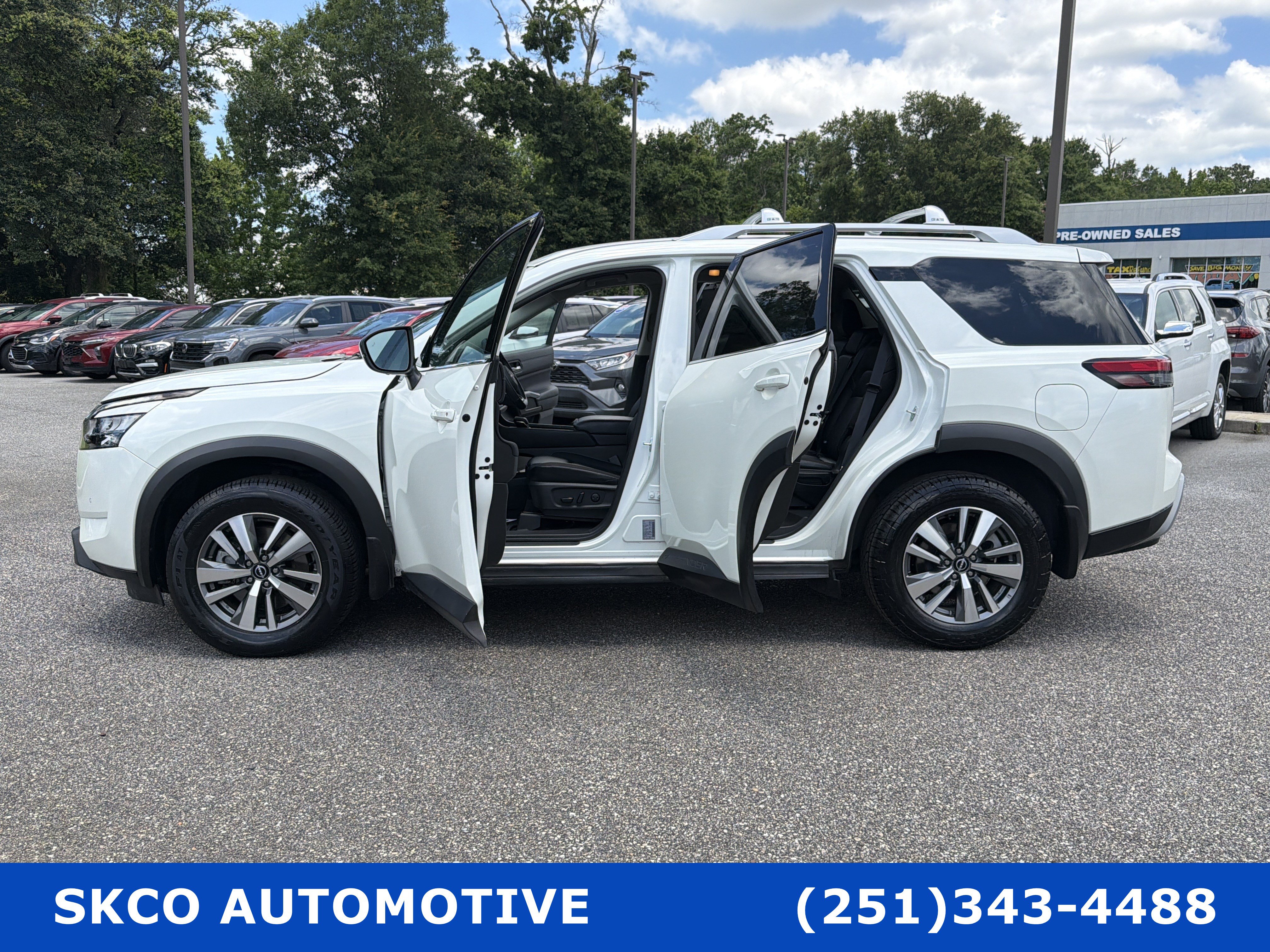 Used 2023 Nissan Pathfinder SL FWD image 31