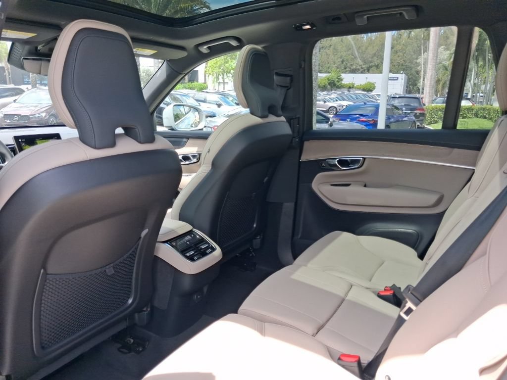 Certified 2026 Volvo XC90 B6 Plus AWD/4WD image 7