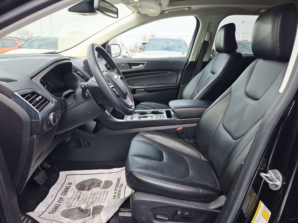 Used 2022 Ford Edge Titanium image 12