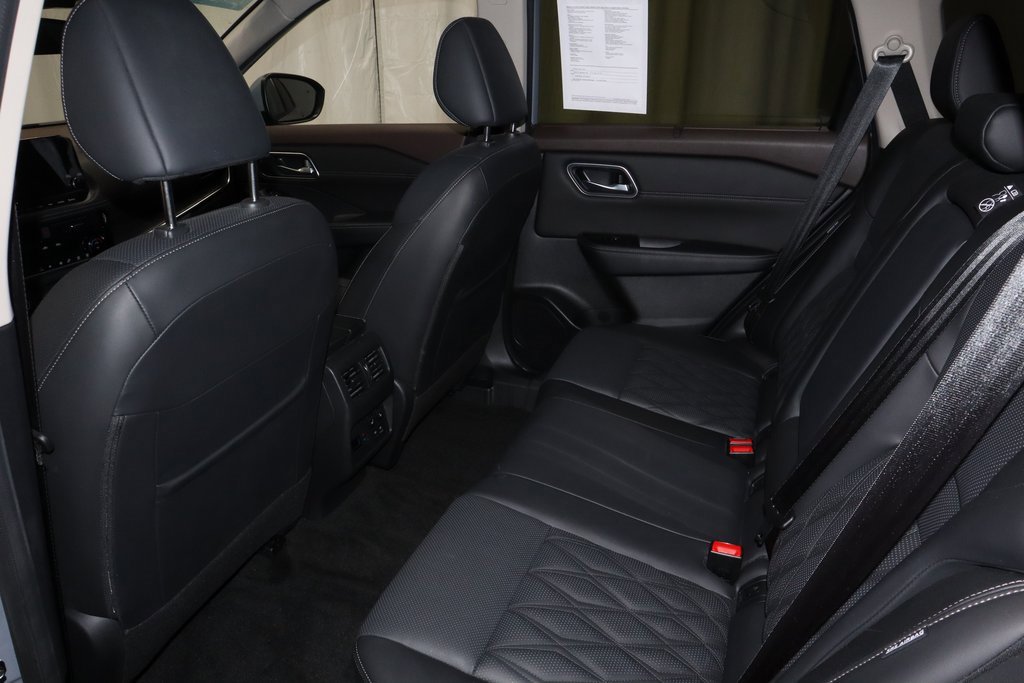 Certified 2023 Nissan Rogue Platinum w/ Platinum Premium Package image 22