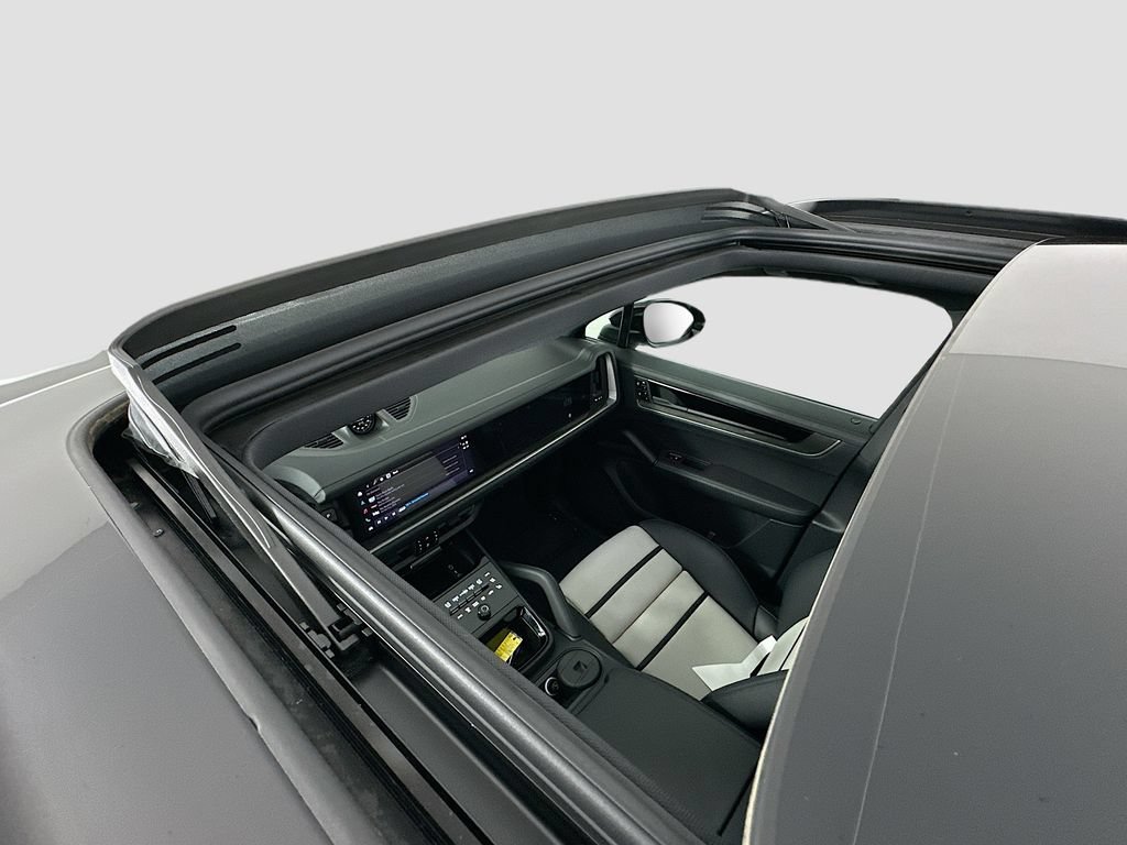 New 2026 Porsche Cayenne AWD/4WD image 14