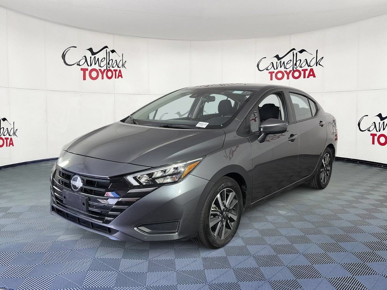Used 2025 Nissan Versa SV FWD image 4
