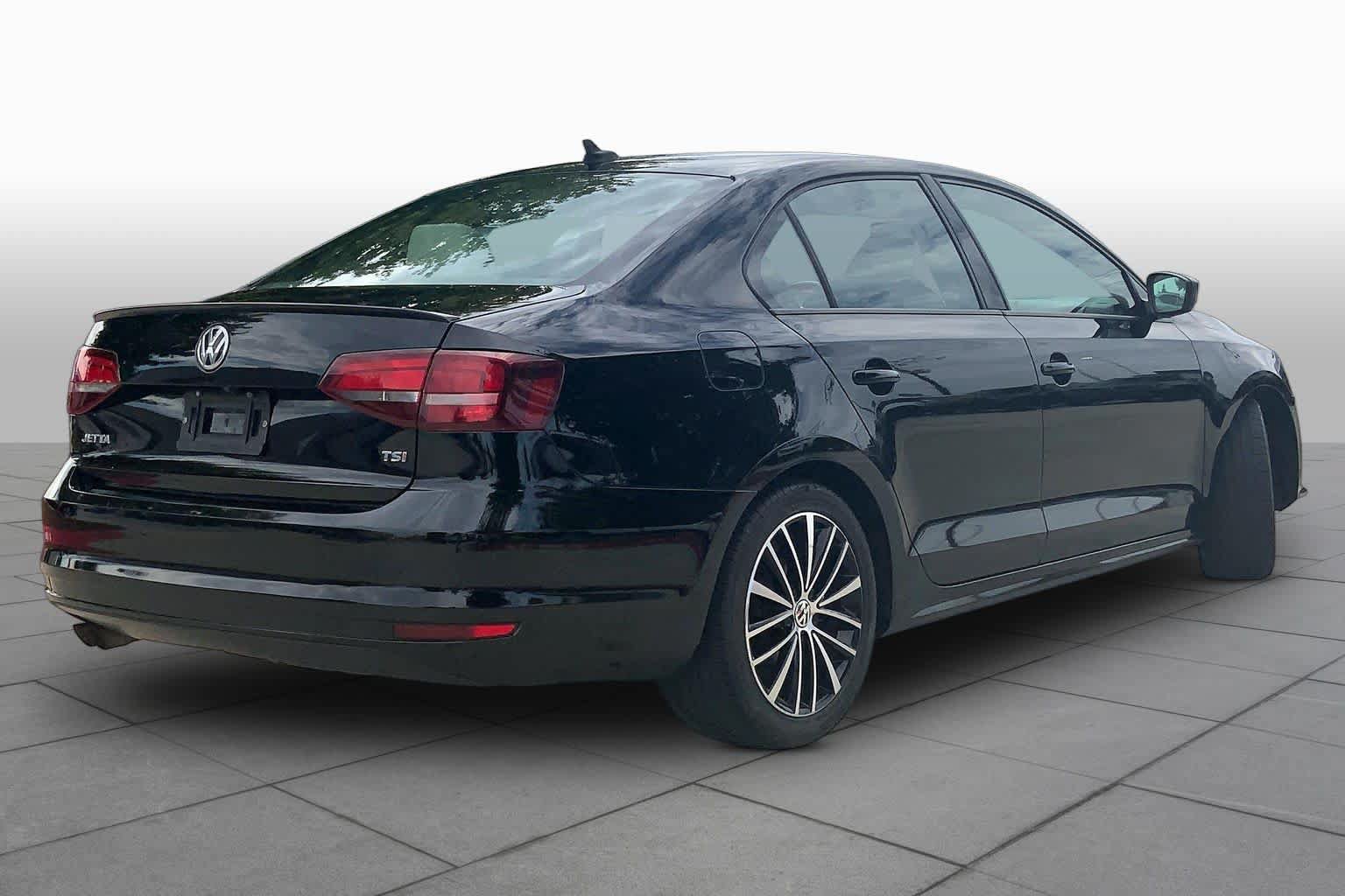 Used 2016 Volkswagen Jetta Sport FWD image 12