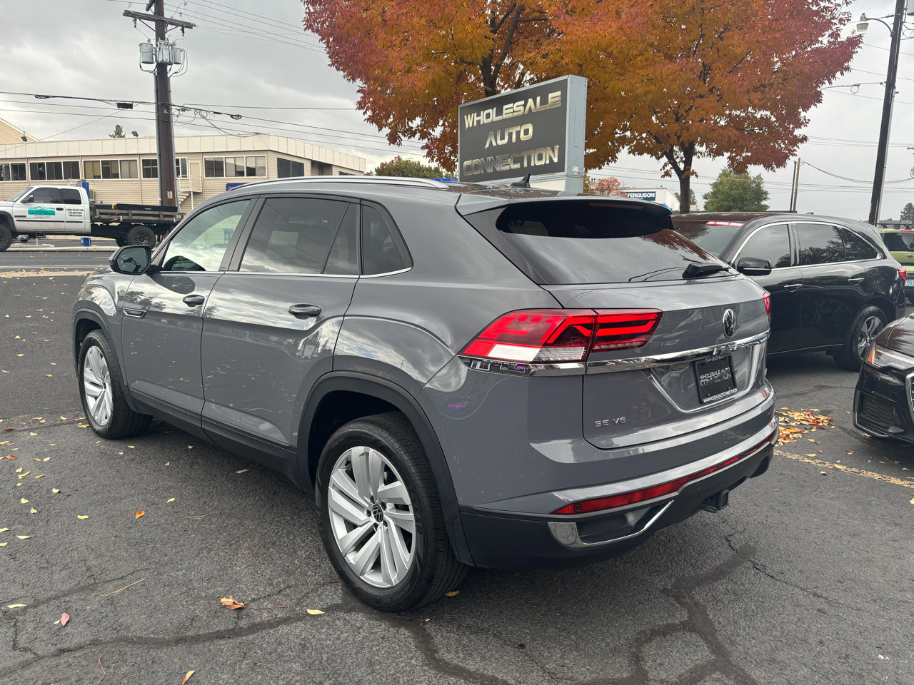 Used 2021 Volkswagen Atlas Cross Sport SE image 3