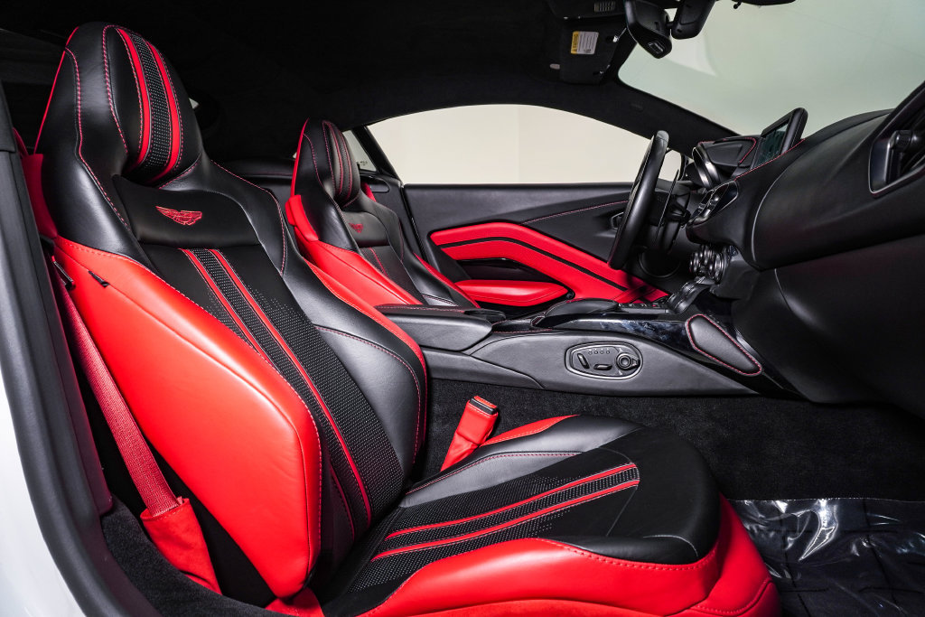 Used 2019 Aston Martin V8 Vantage Coupe RWD image 18