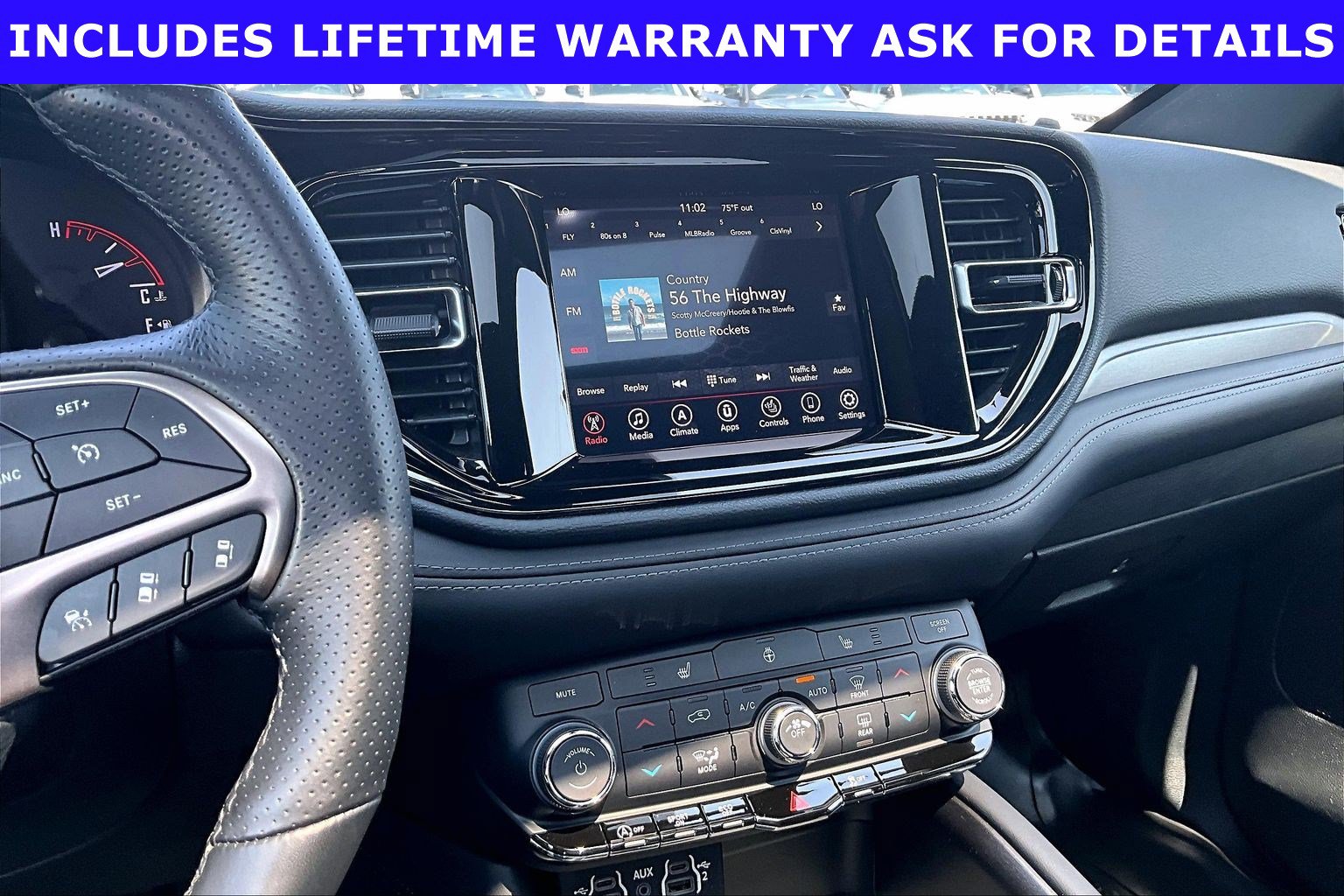 Used 2024 Dodge Durango SXT w/ SXT Blacktop Group AWD/4WD image 6