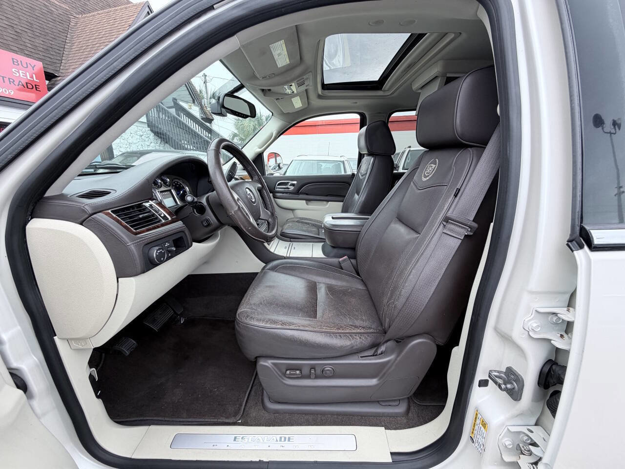 Used 2013 Cadillac Escalade ESV Platinum RWD image 11
