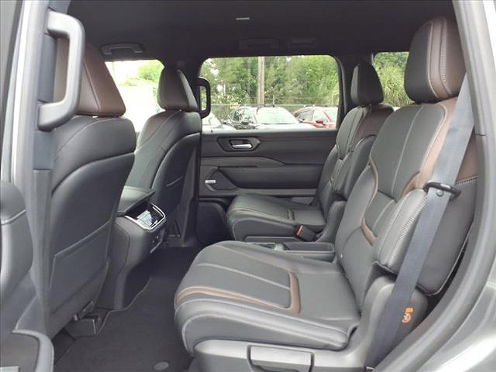 New 2026 Nissan Armada SL w/ Captain's Chari Seat Package image 15