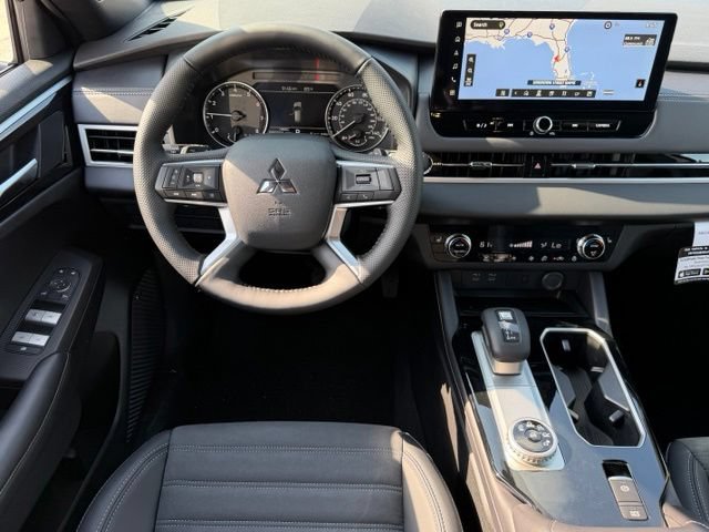 New 2026 Mitsubishi Outlander LE FWD image 17