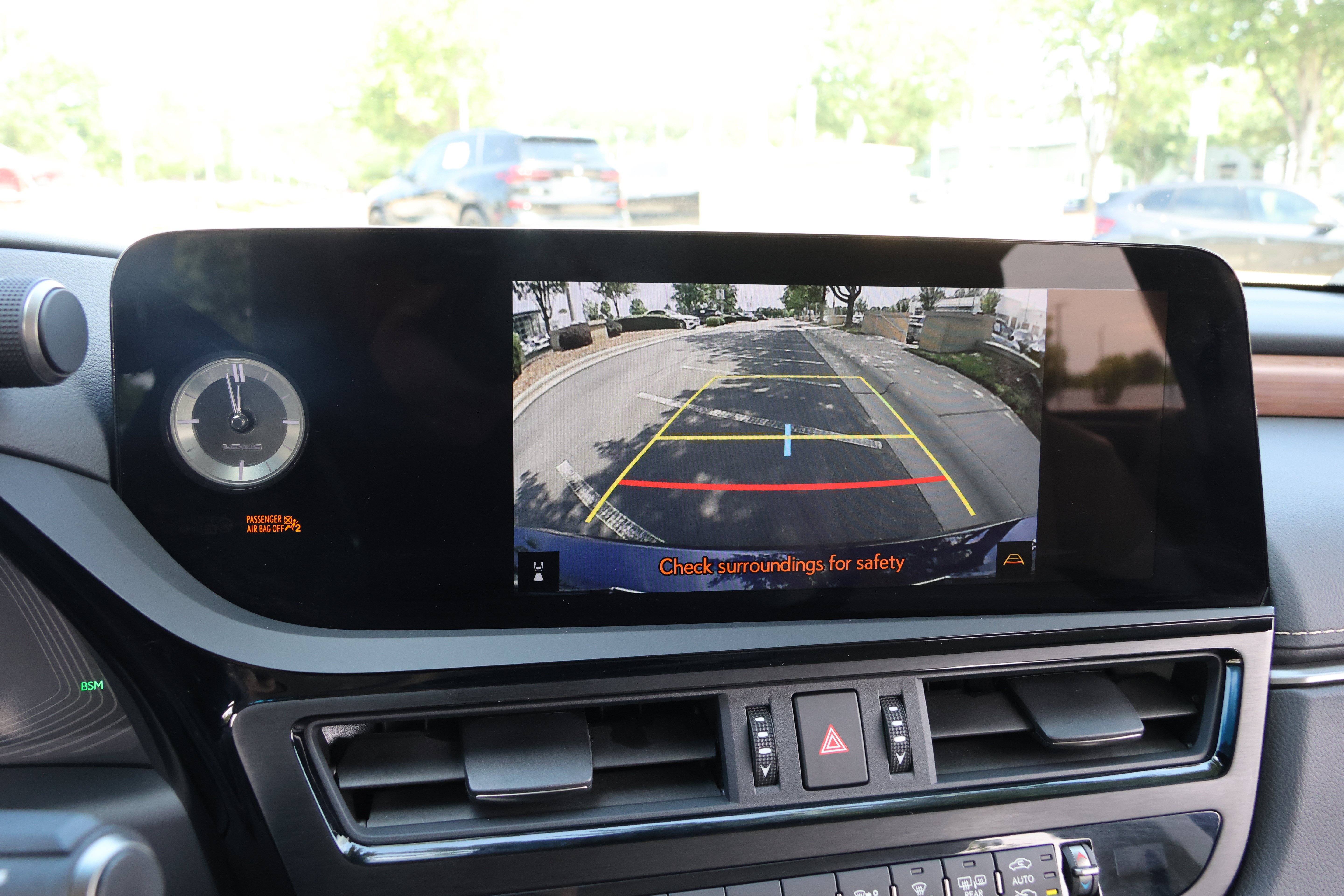Used 2025 Lexus ES 300h w/ Premium Package FWD image 23