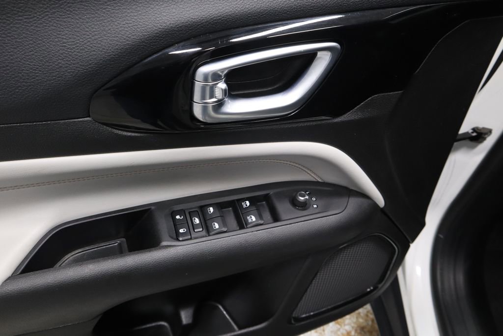Used 2024 Jeep Compass Limited image 23
