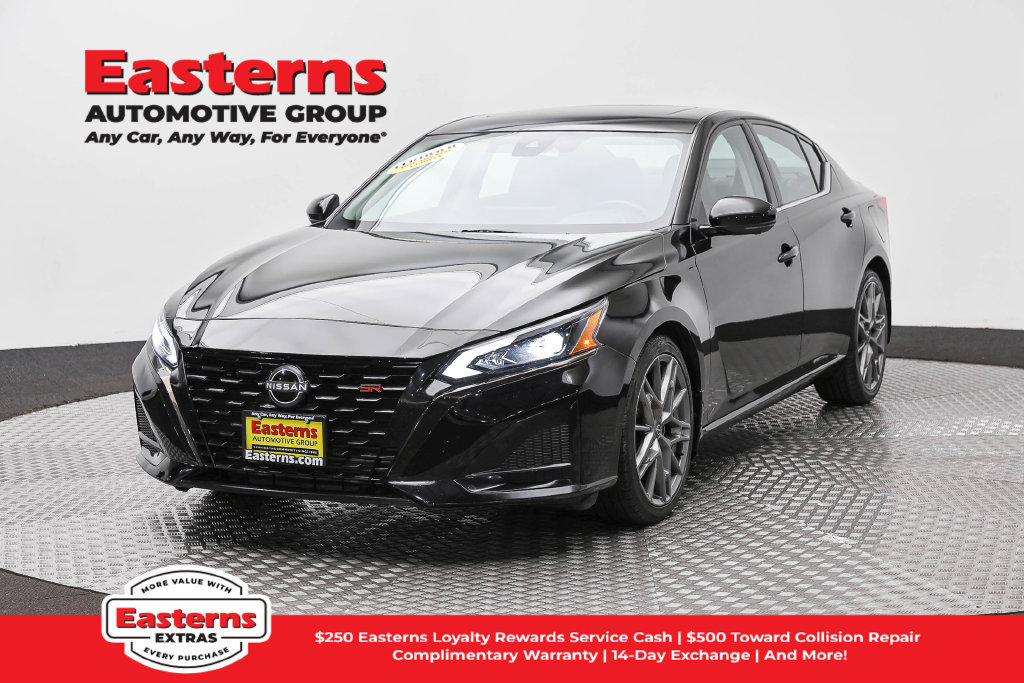 Used 2023 Nissan Altima 2.0 SR FWD image 1