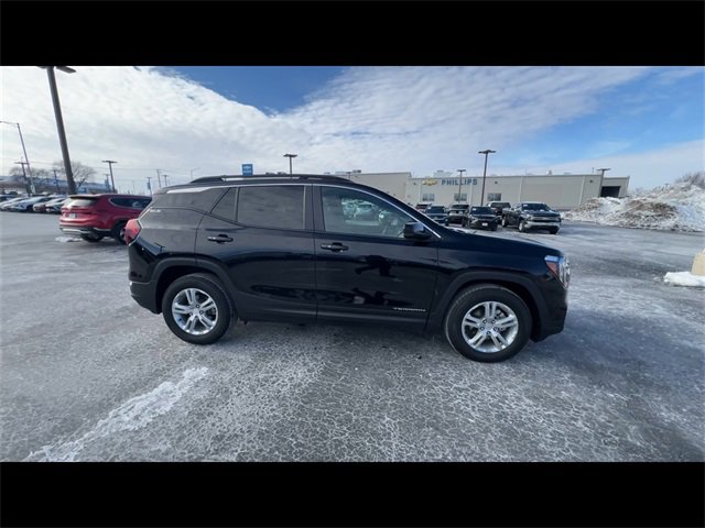Certified 2023 GMC Terrain SLE w/ Driver Convenience Package image 9