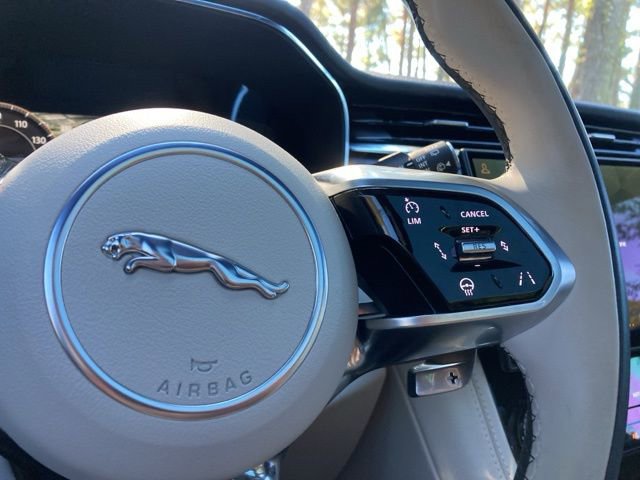 Used 2024 Jaguar F-PACE R-Dynamic S image 30