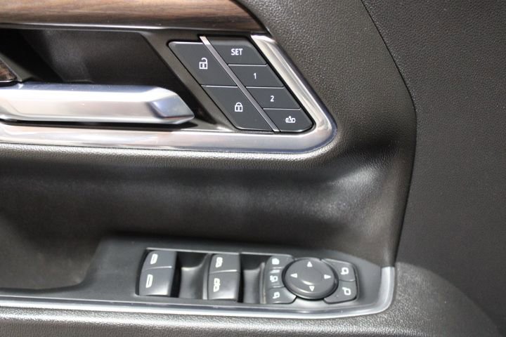 Used 2024 GMC Sierra 2500 SLT w/ SLT Convenience Package image 10