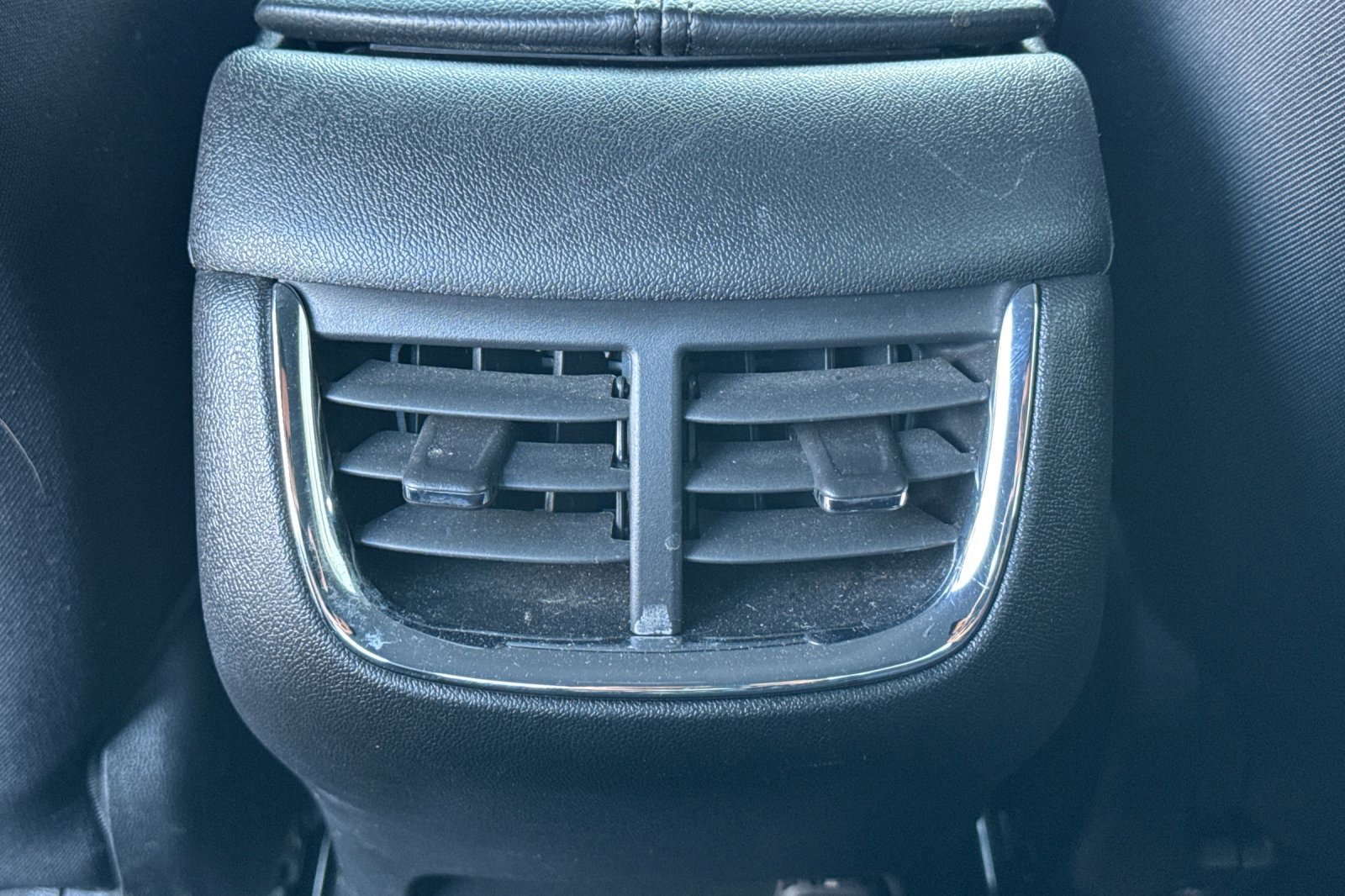 Used 2024 Chevrolet Malibu LT image 40