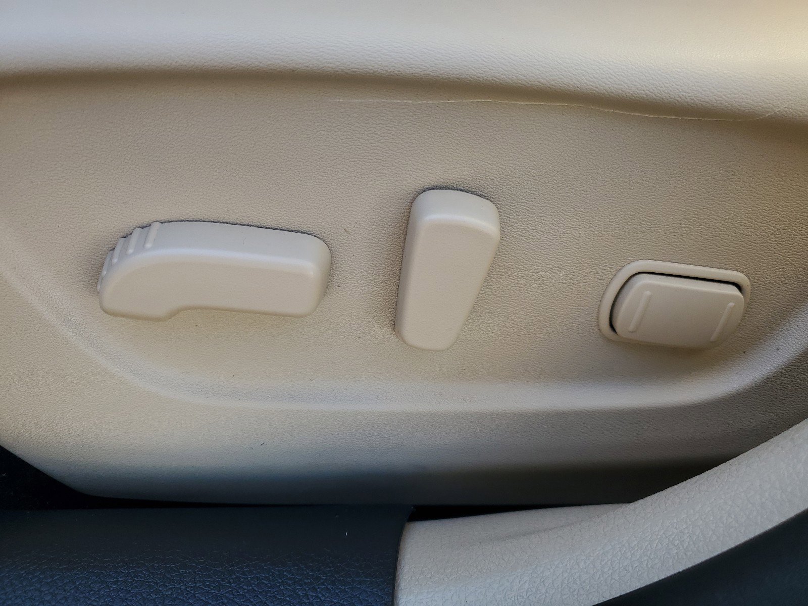 Used 2016 Nissan Rogue SL w/ SL Premium Package image 11