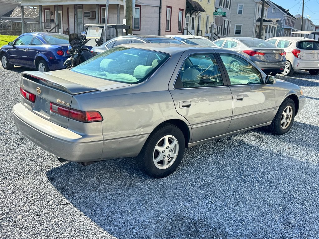 Used 1998 Toyota Camry LE FWD image 4