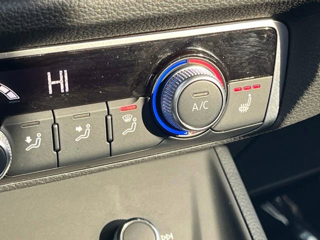 Used 2023 Audi Q3 2.0T Premium image 38