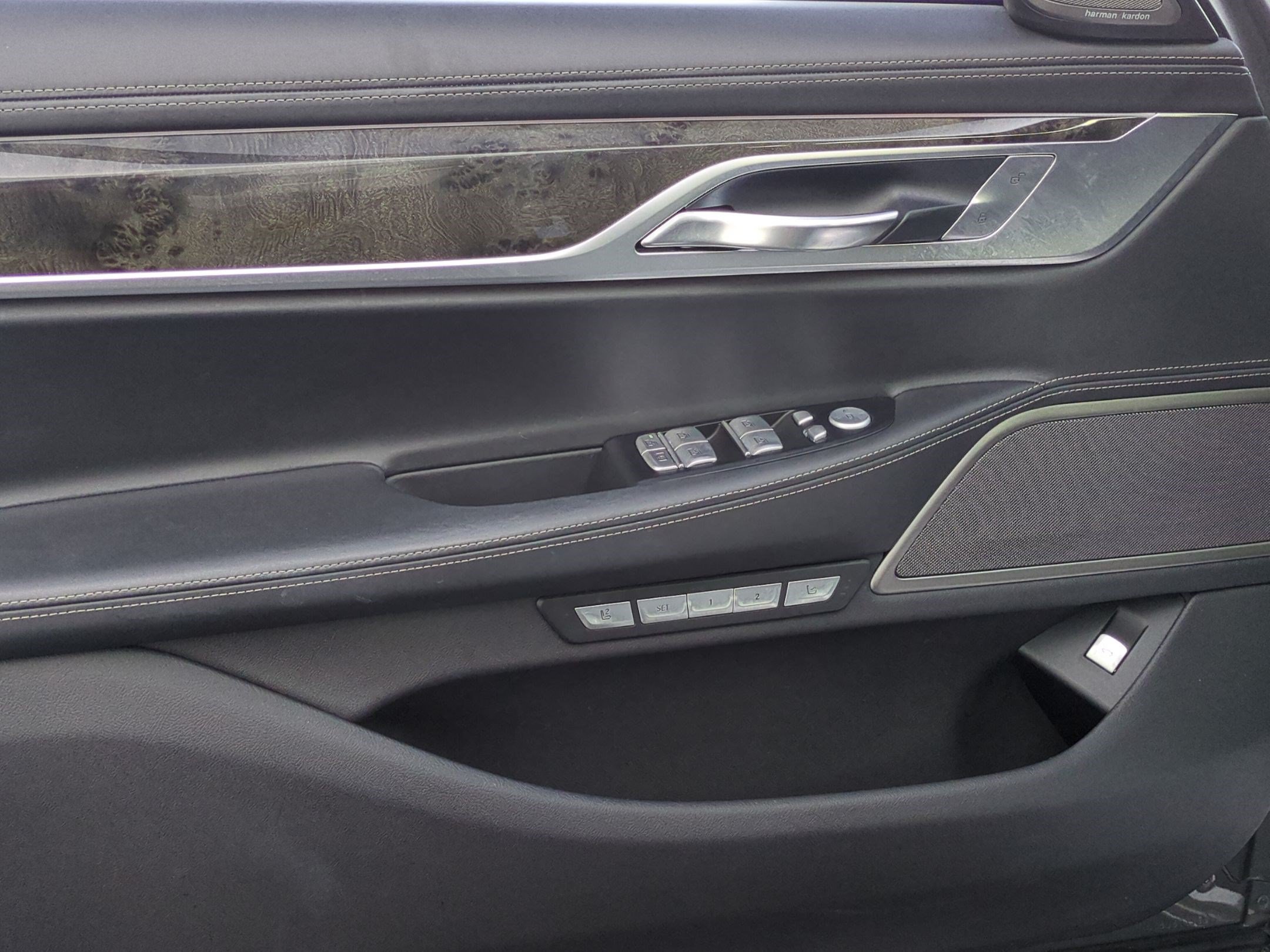 Used 2018 BMW 750i RWD image 14