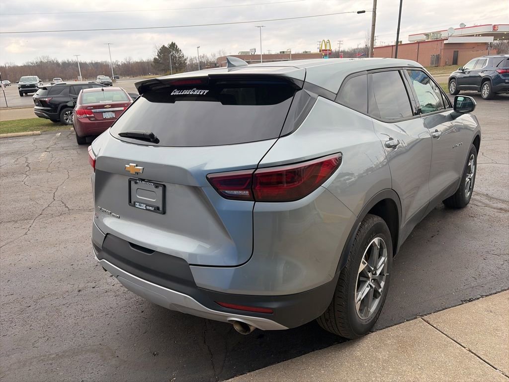 Used 2025 Chevrolet Blazer LT image 7