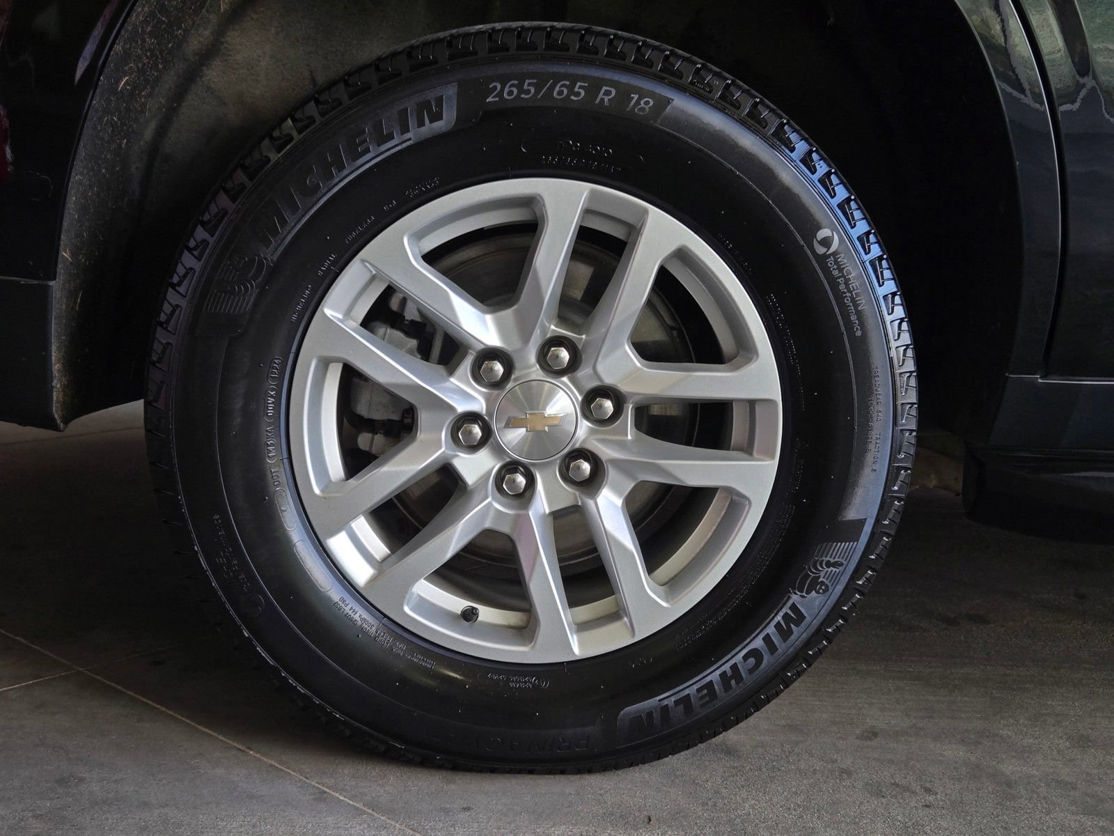 Used 2024 Chevrolet Tahoe LT RWD image 5