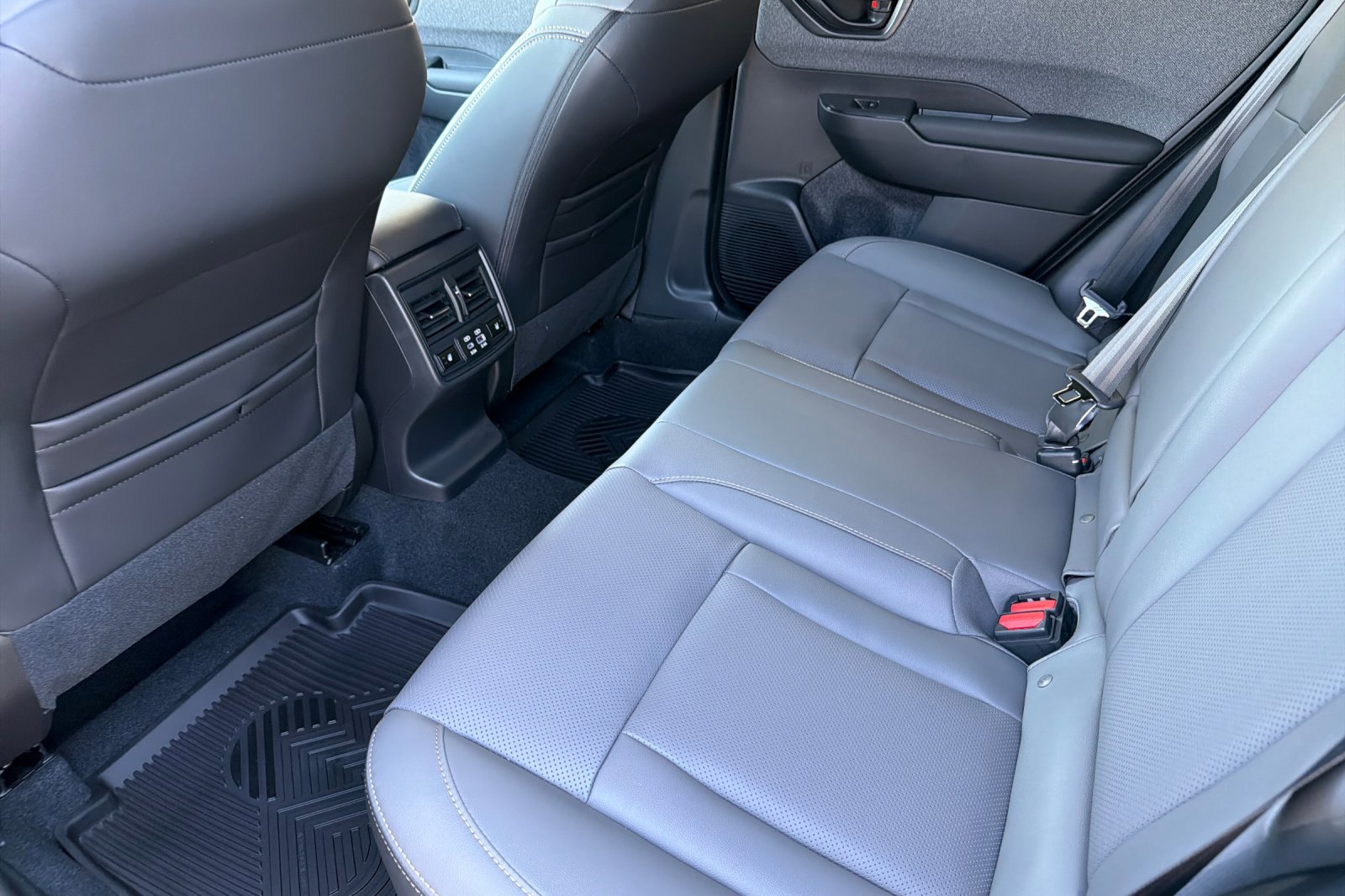 New 2026 Subaru Outback Limited AWD/4WD image 12