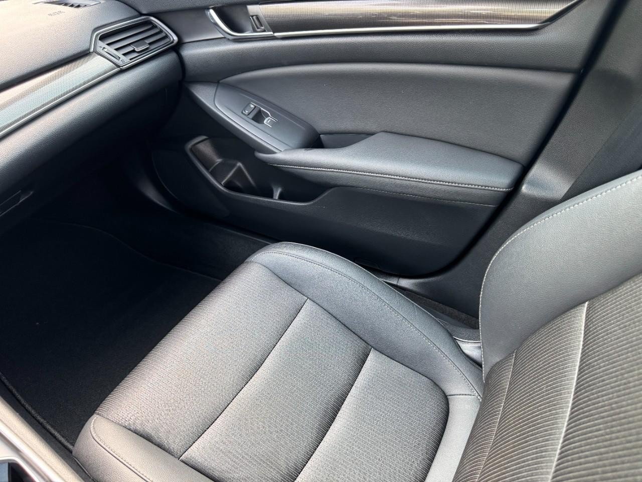 Used 2020 Honda Accord Sport image 17