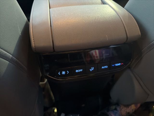 Used 2020 Toyota Highlander XLE image 15