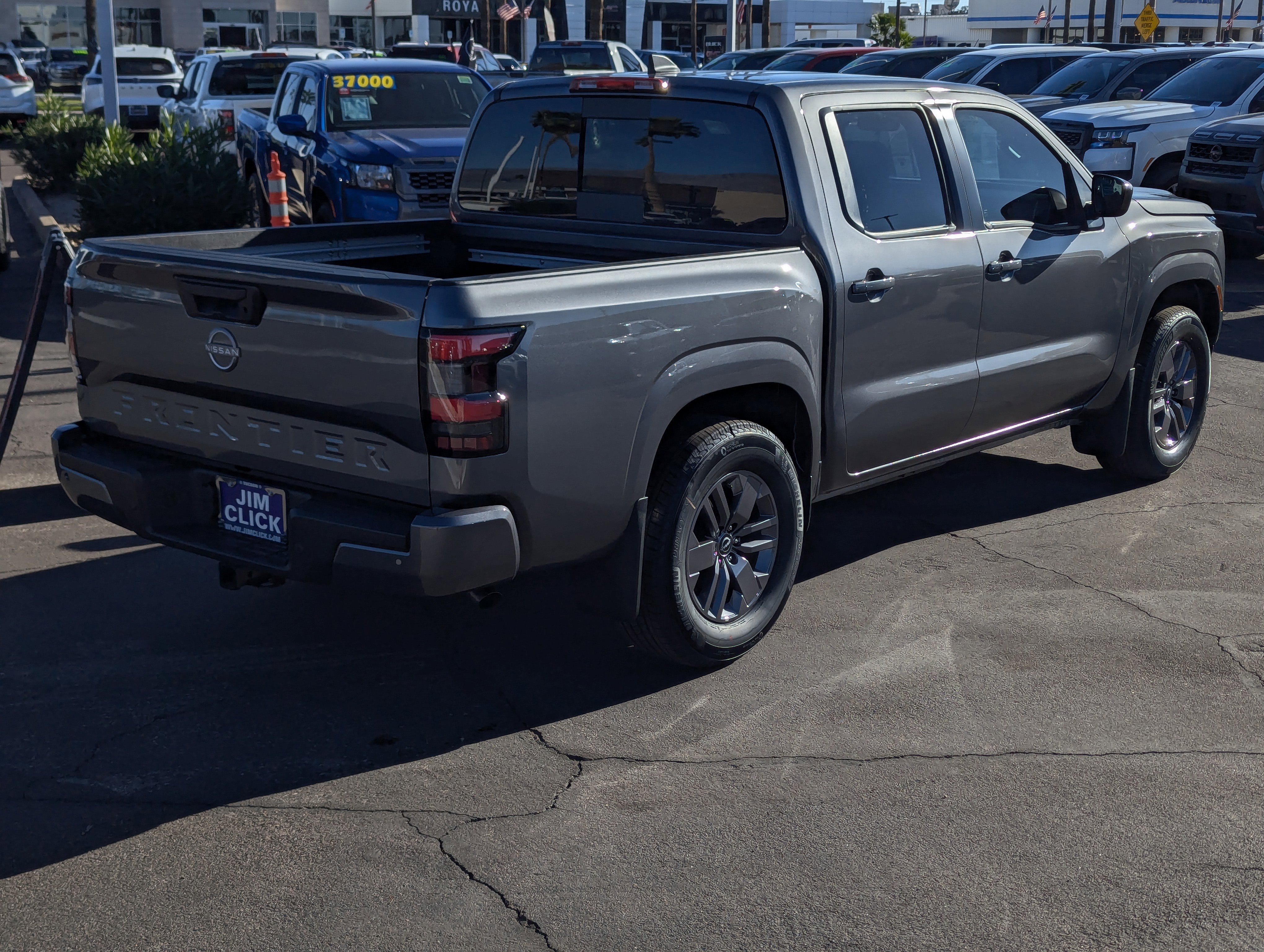 New 2026 Nissan Frontier SV w/ SV Convenience Package image 2