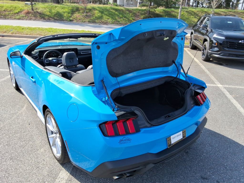 Used 2025 Ford Mustang GT Premium image 16